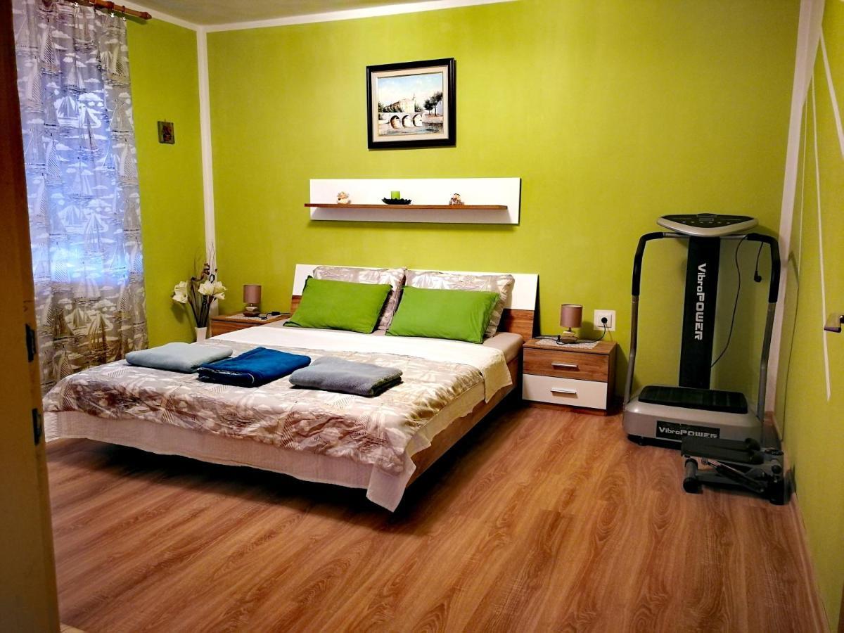 Apartments Anita Цриквеница Экстерьер фото